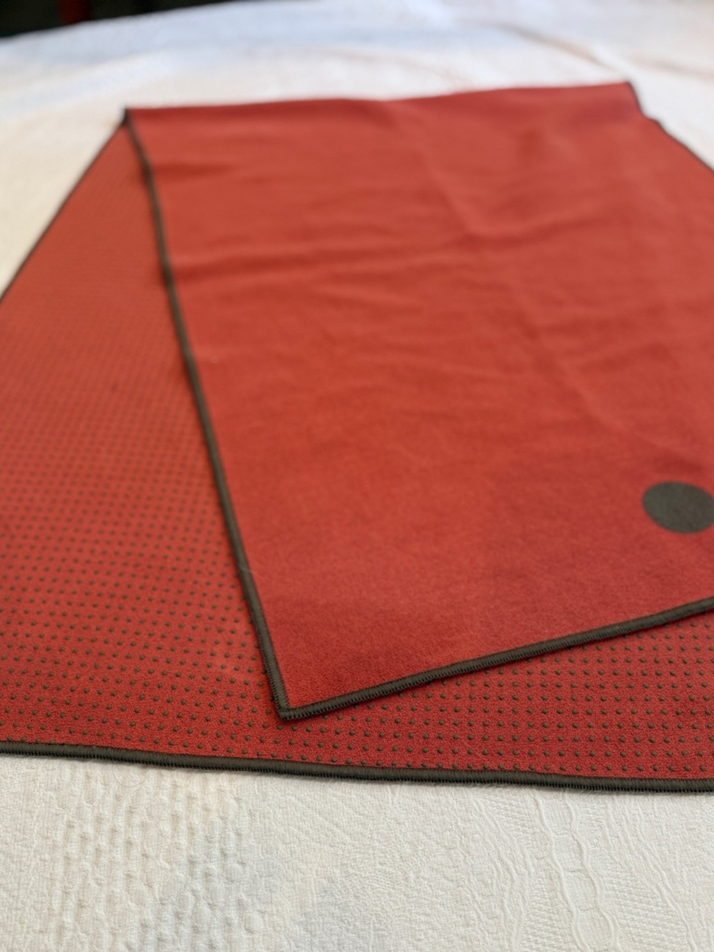 Manduka Yogitoes Skidless Yoga mat Towel Hot Yoga Non Slip